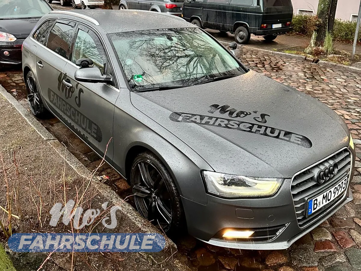 Audi A4 Avant B8, grau